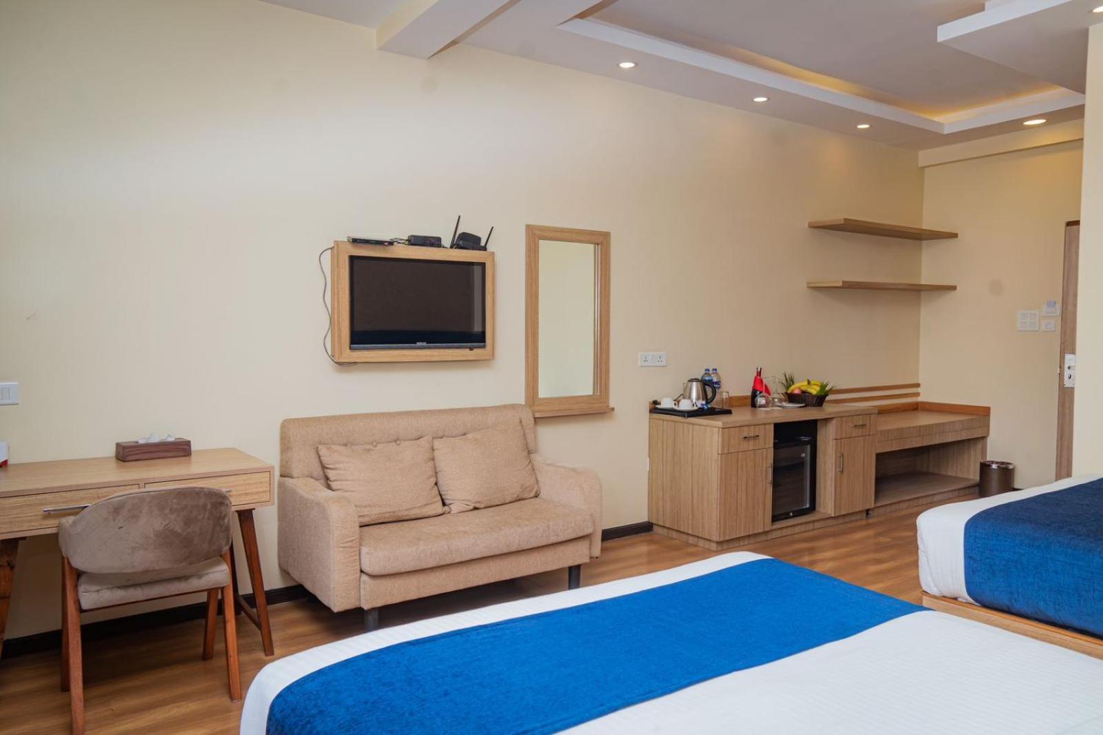 Majestic Lake Front Hotel & Suites Похара Екстериор снимка