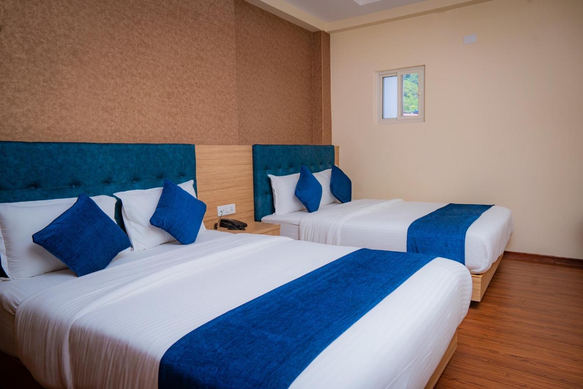 Majestic Lake Front Hotel & Suites Похара Екстериор снимка