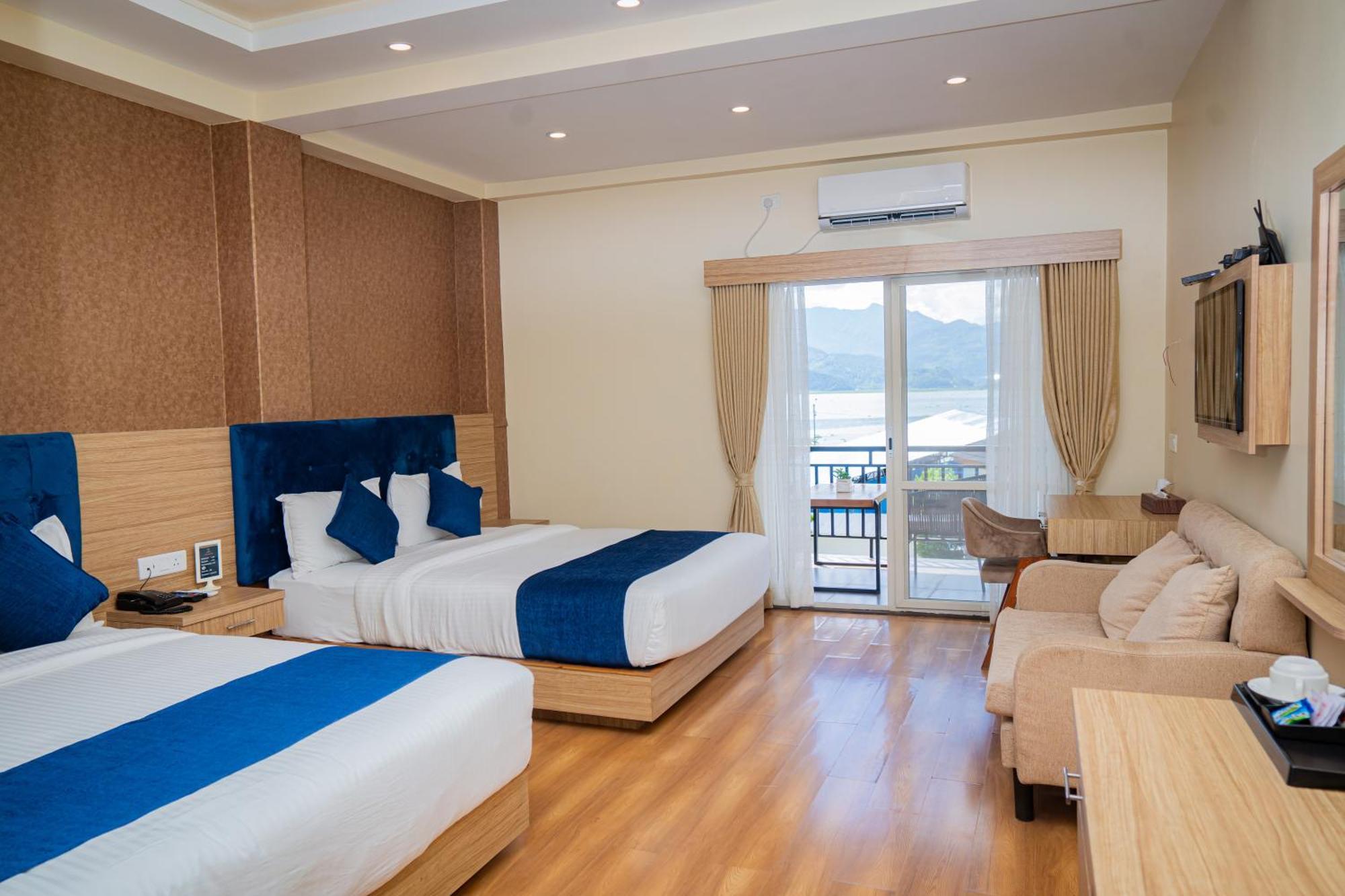 Majestic Lake Front Hotel & Suites Похара Екстериор снимка