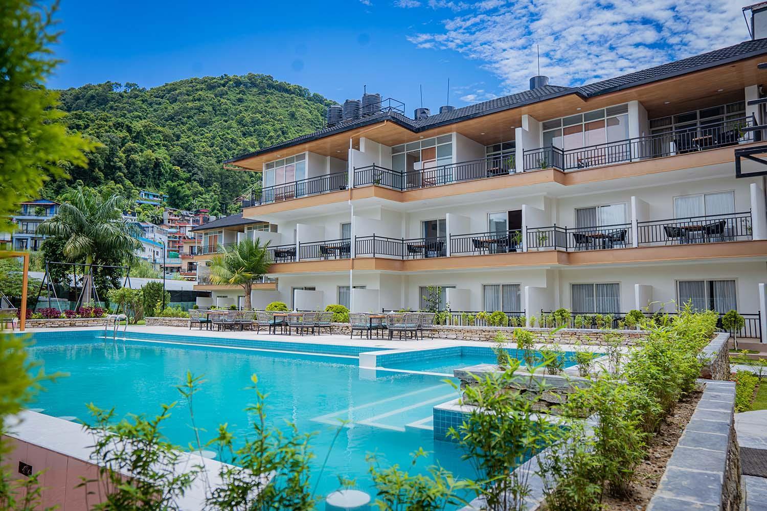 Majestic Lake Front Hotel & Suites Похара Екстериор снимка