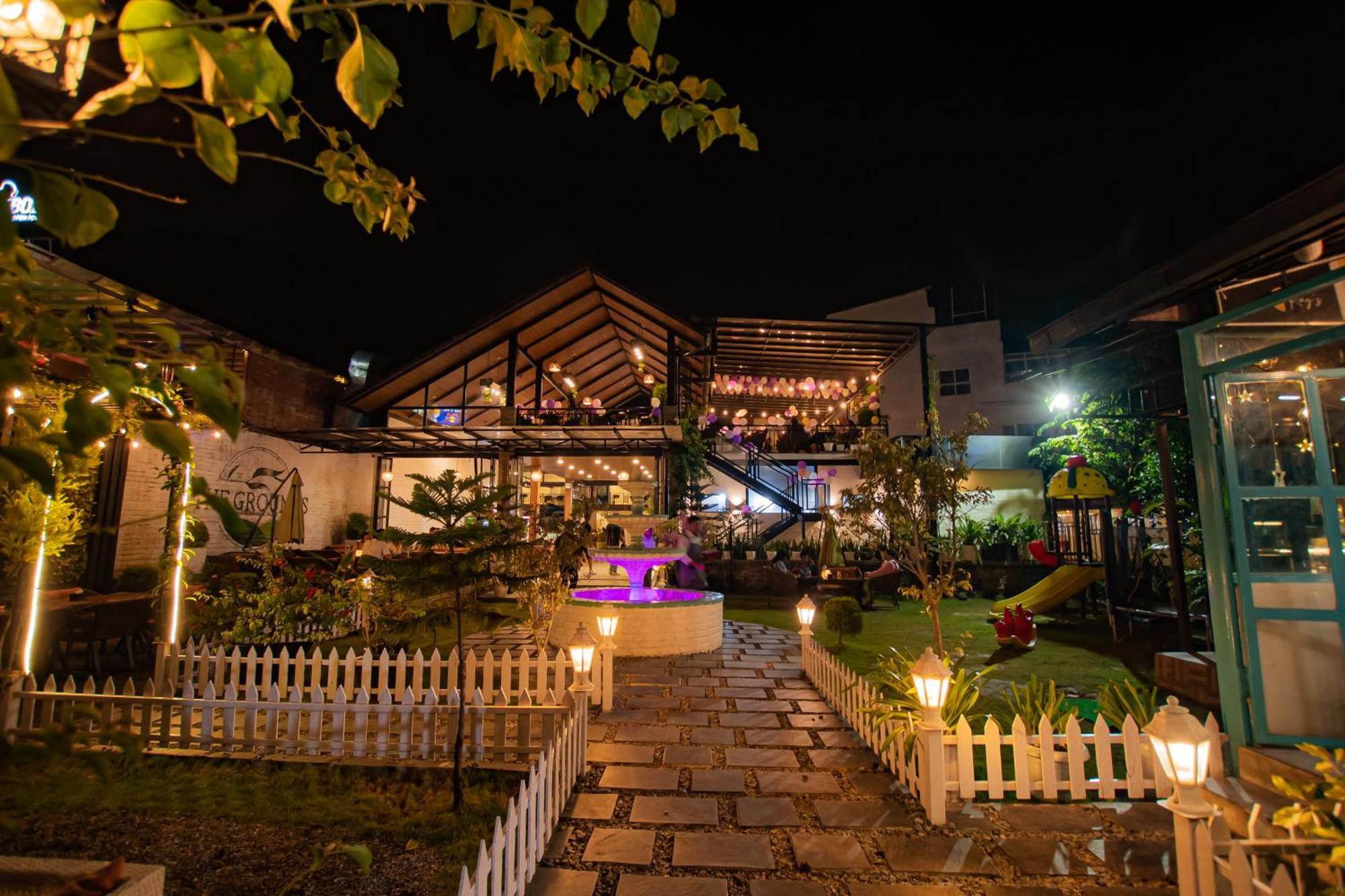 Majestic Lake Front Hotel & Suites Похара Екстериор снимка