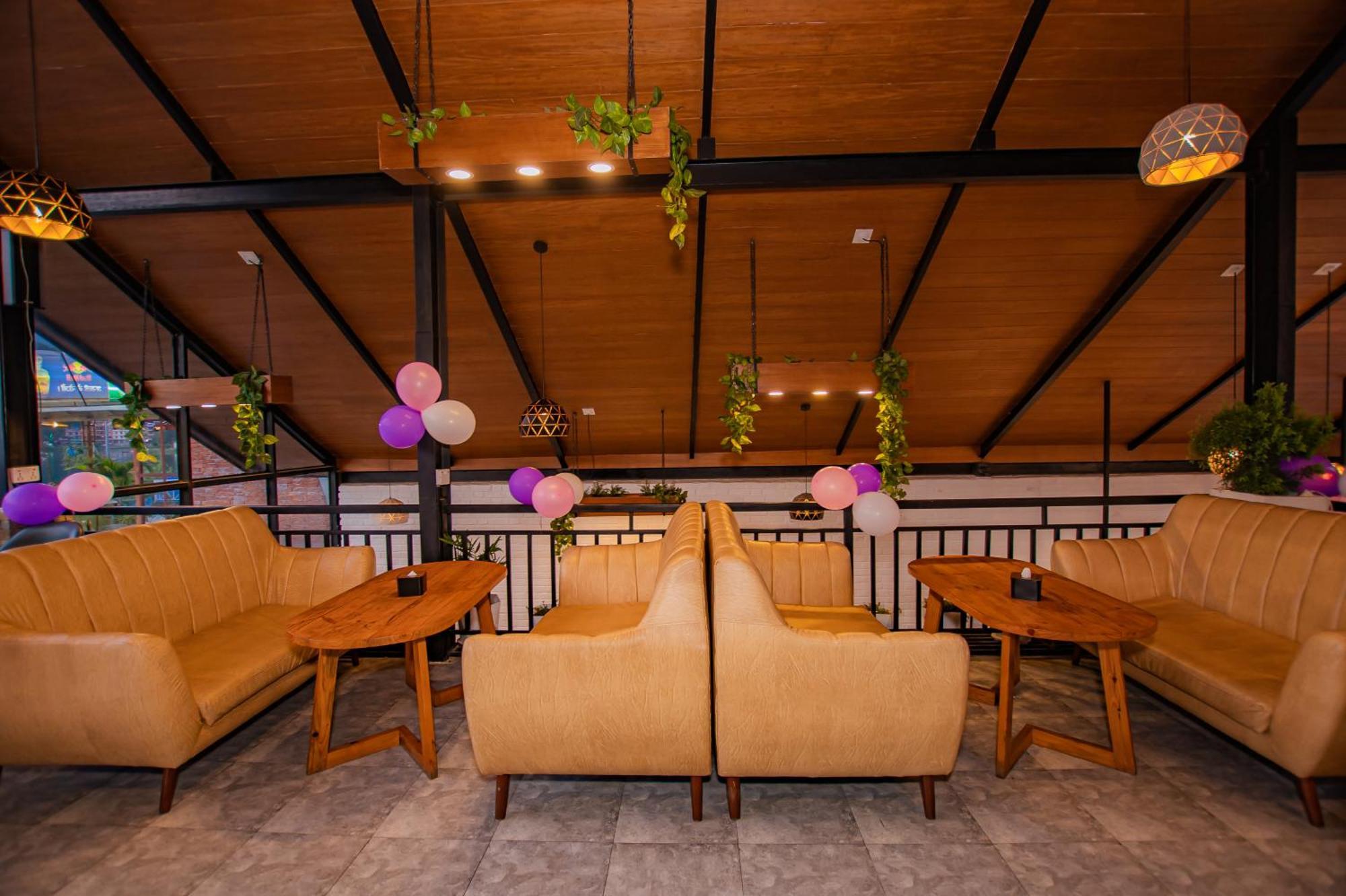 Majestic Lake Front Hotel & Suites Похара Екстериор снимка